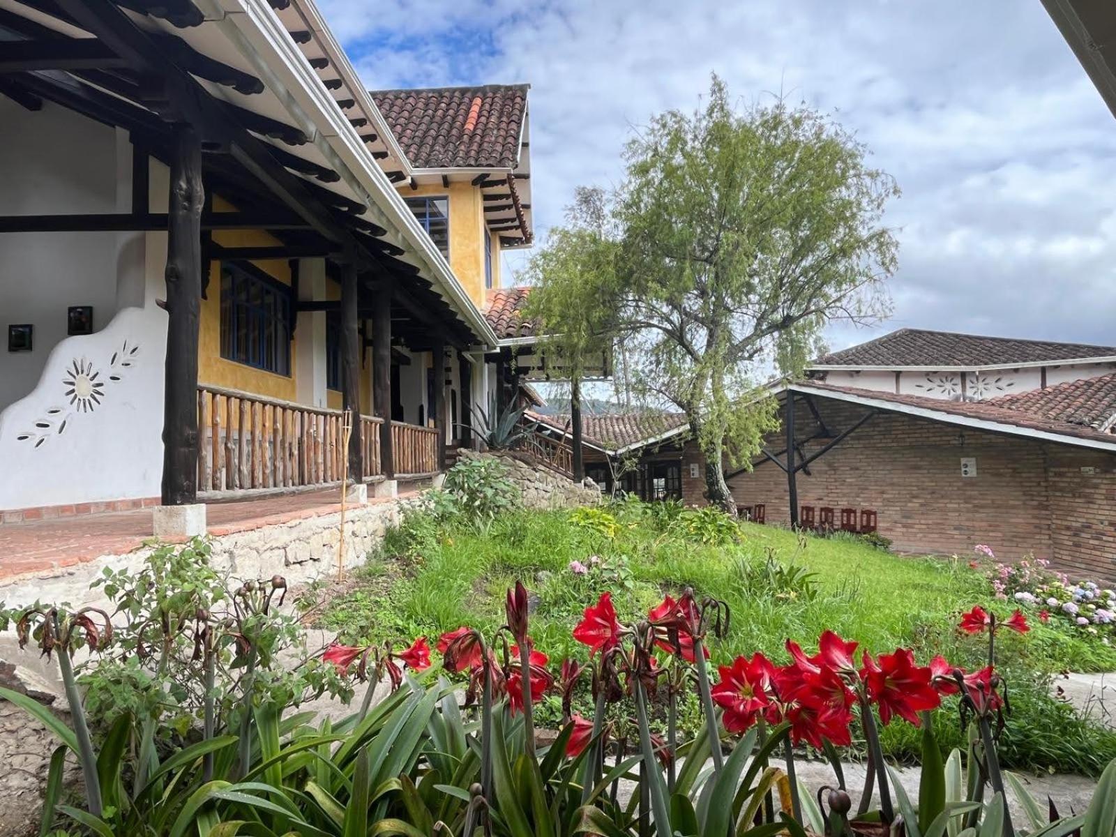 Hotel Achik Wasi Сарагуро Экстерьер фото